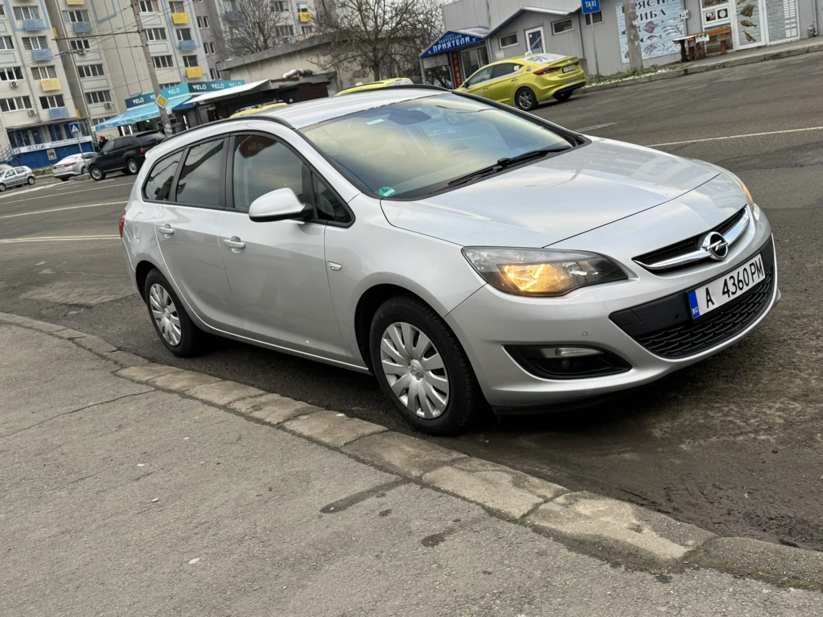 Opel Astra, снимка 4 - Автомобили и джипове - 53926804