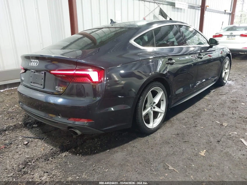 Audi A5 2.0l 2.0T Premium, снимка 4 - Автомобили и джипове - 53932710