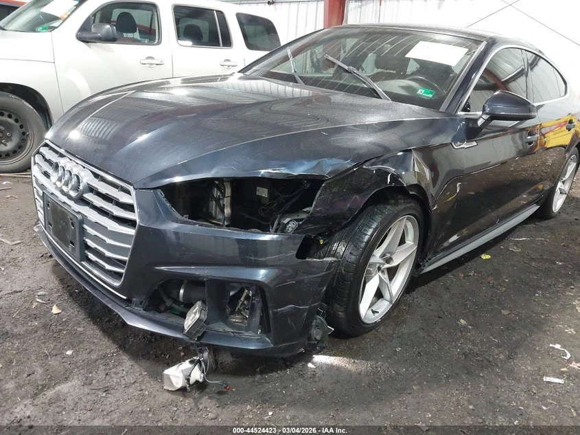 Audi A5 2.0l 2.0T Premium, снимка 6 - Автомобили и джипове - 53932710