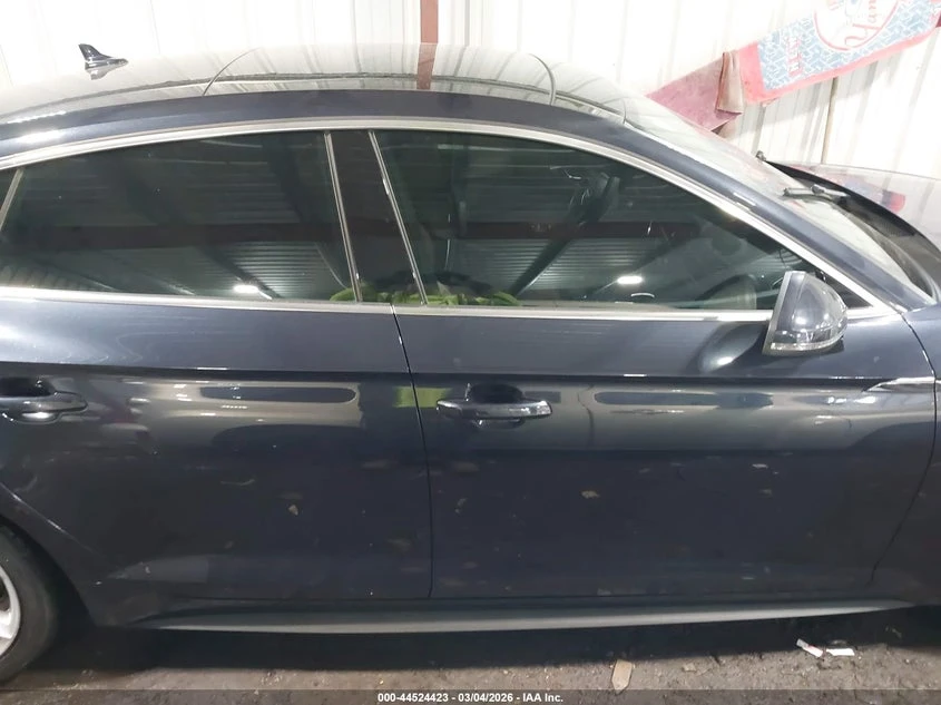 Audi A5 2.0l 2.0T Premium, снимка 13 - Автомобили и джипове - 53932710