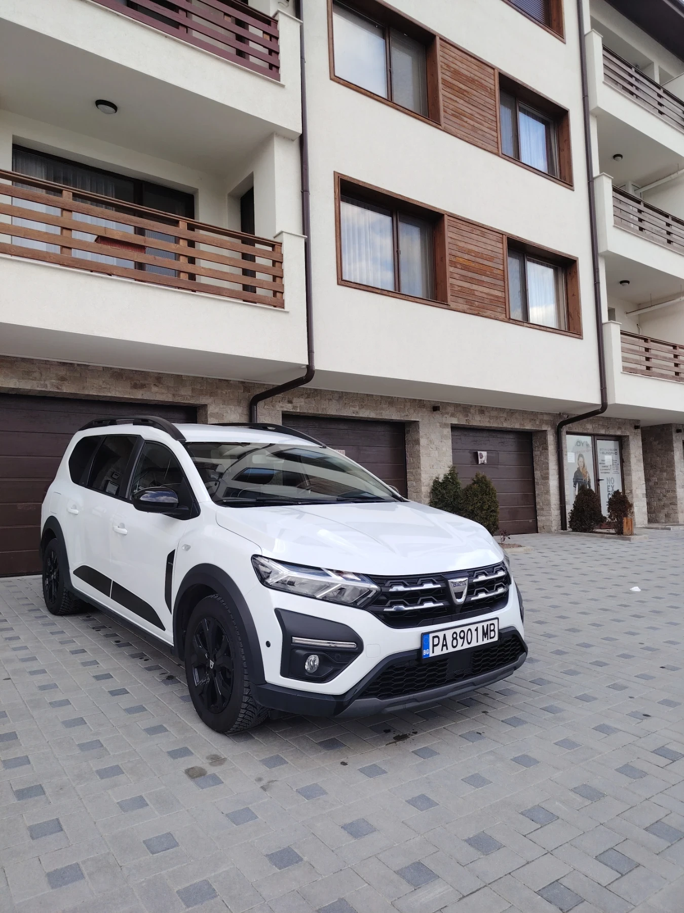 Dacia Jogger, снимка 2 - Автомобили и джипове - 54075470