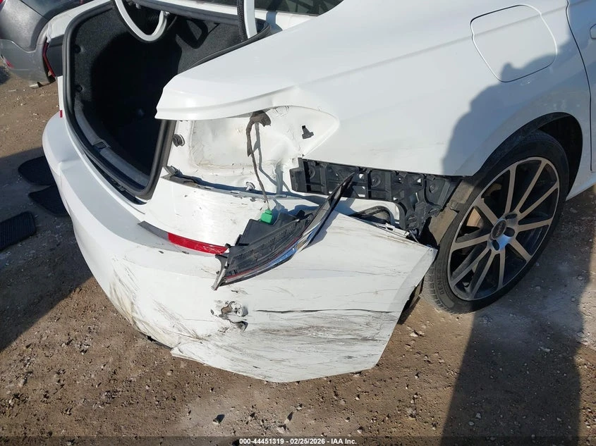 VW Passat 2.0l Volkswagen 2.0T R-Line, снимка 6 - Автомобили и джипове - 54141647