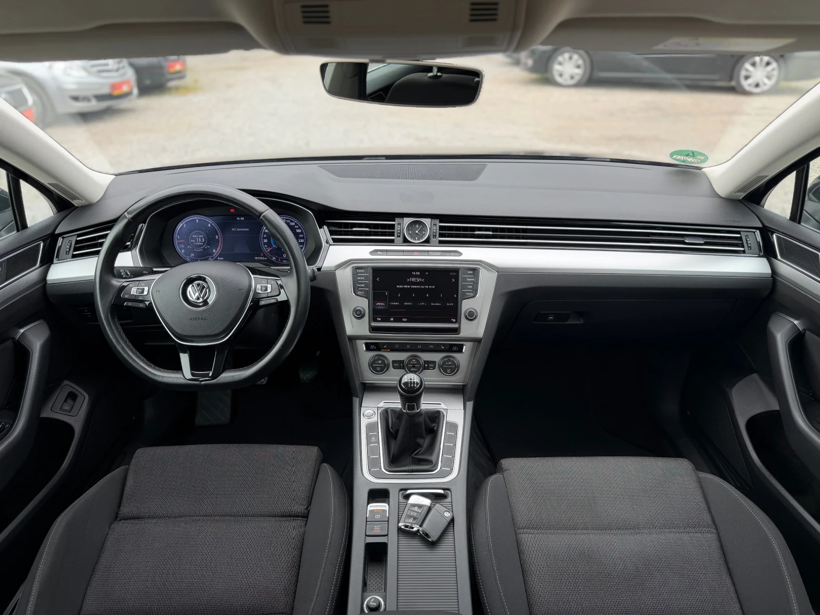 VW Passat 2.0TDI 150кс 6ск DIGITAL НАВИ МАСАЖ ПОДГРЕВ , снимка 9 - Автомобили и джипове - 54478848