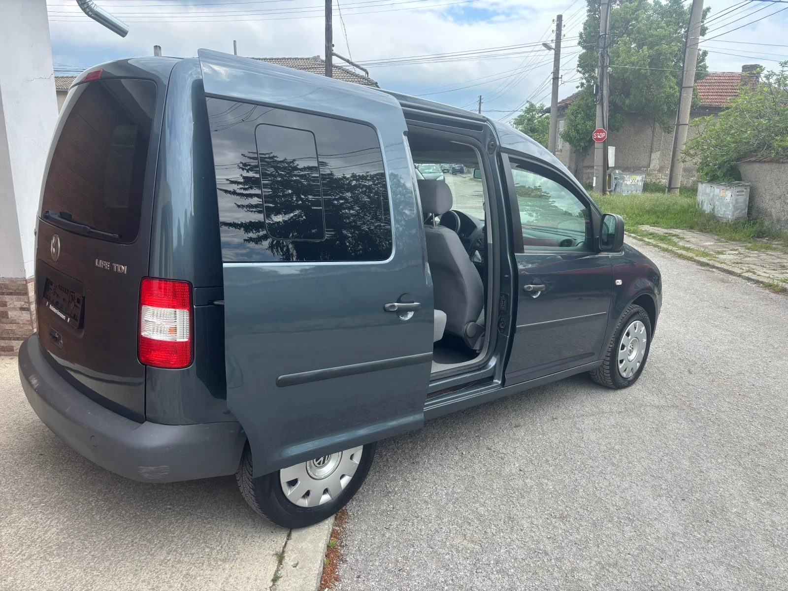 VW Caddy 1.9TDI  7 места, снимка 3 - Автомобили и джипове - 54511345