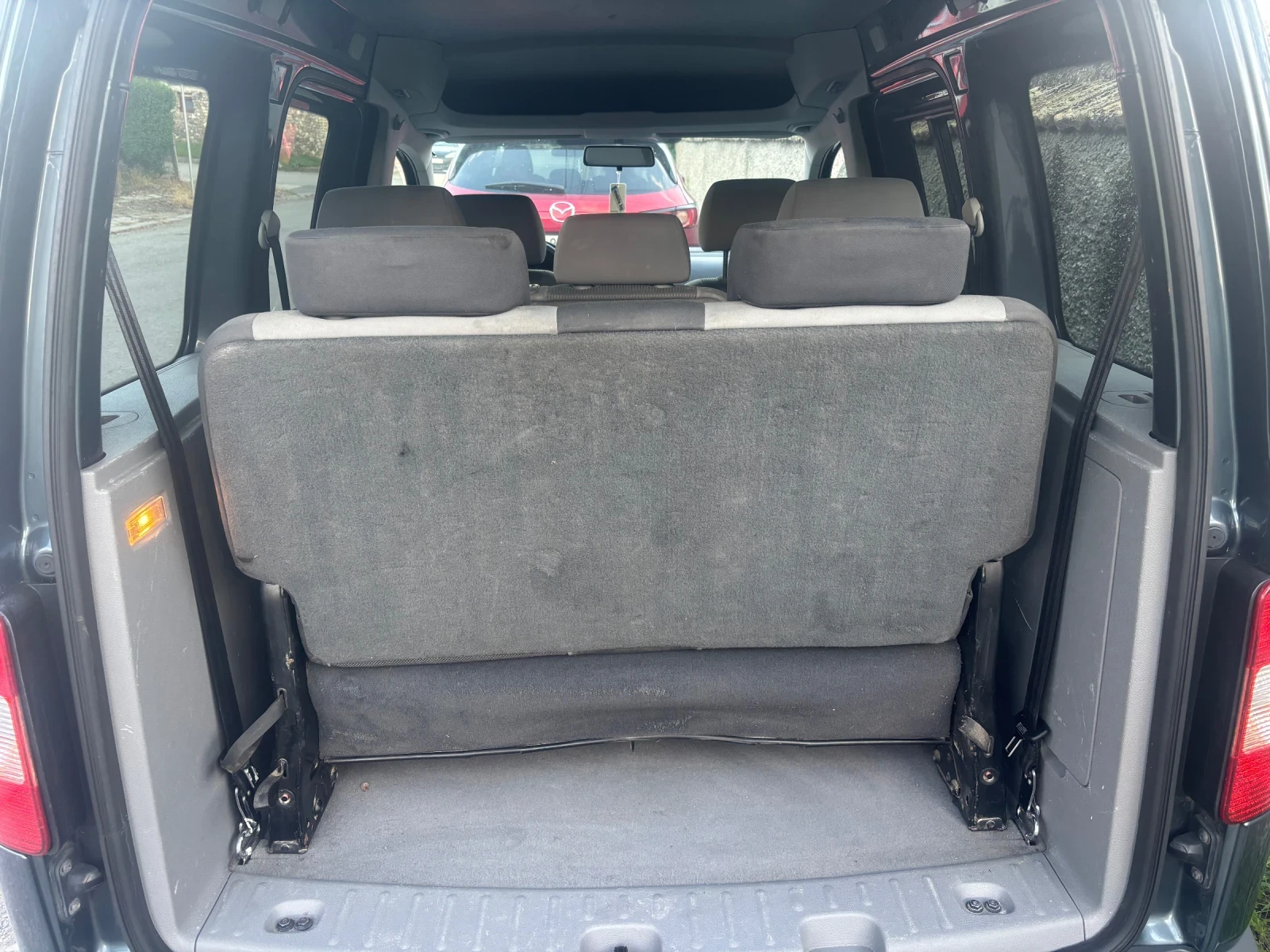 VW Caddy 1.9TDI  7 места, снимка 10 - Автомобили и джипове - 54511345