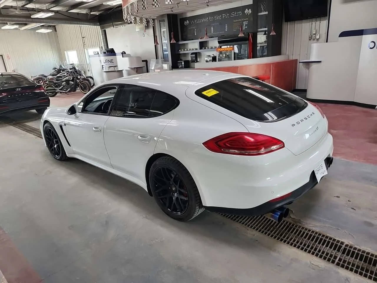 Porsche Panamera * 4S * CARFAX * БЕЗ ПЪРВОНАЧАЛНА ВНОСКА, снимка 4 - Автомобили и джипове - 54859903