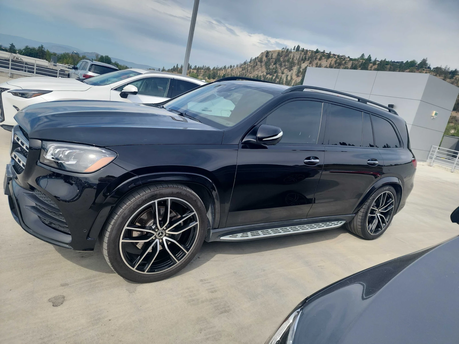 Mercedes-Benz GLS 450 AMG/ NIGHT PKG/ PREMIUM PKG/ TECHNOLOGY PKG/ ID PK, снимка 4 - Автомобили и джипове - 55310054