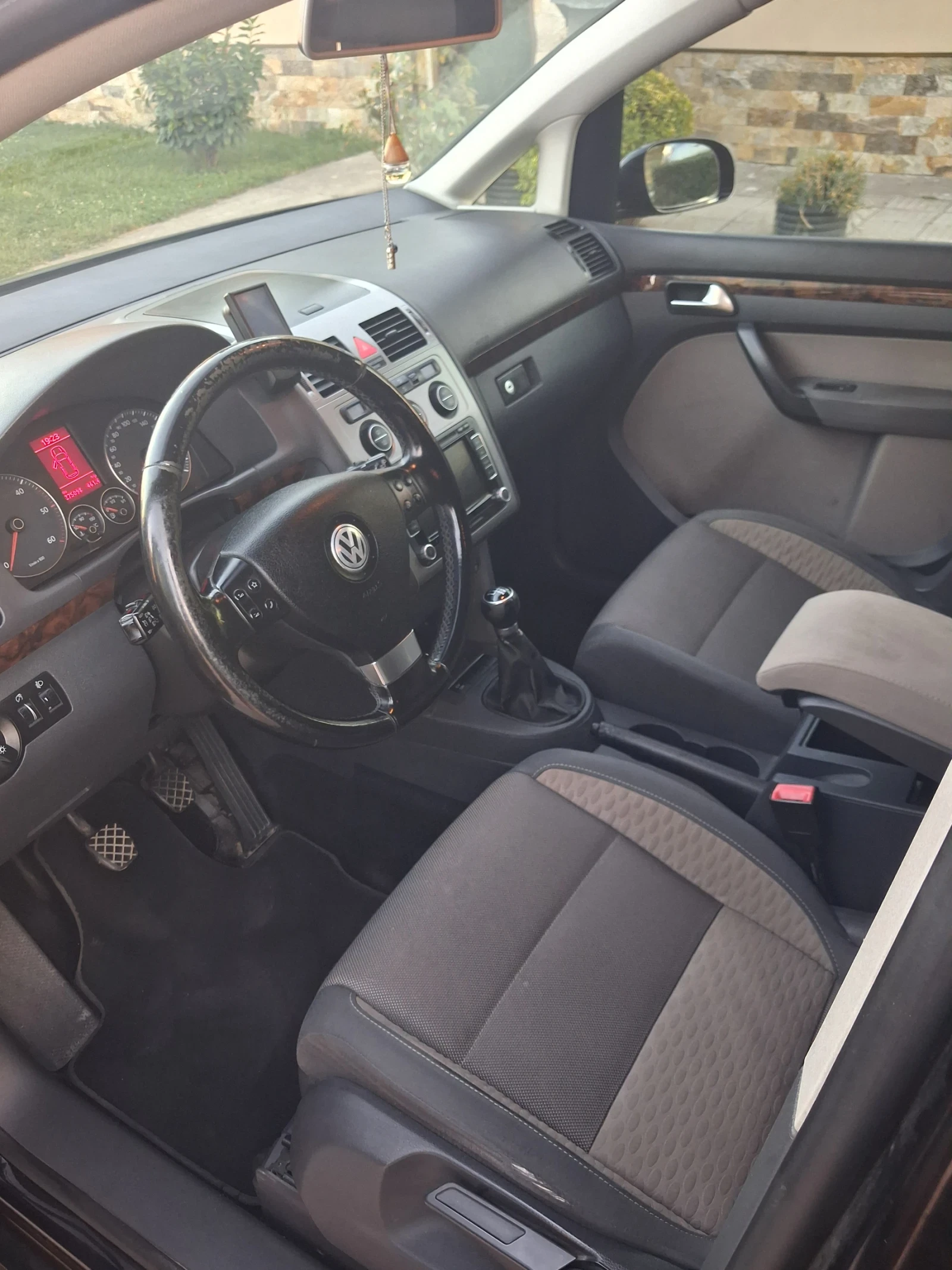 VW Touran 2.0 140 ps BMM Touran CROSS, снимка 6 - Автомобили и джипове - 55981540