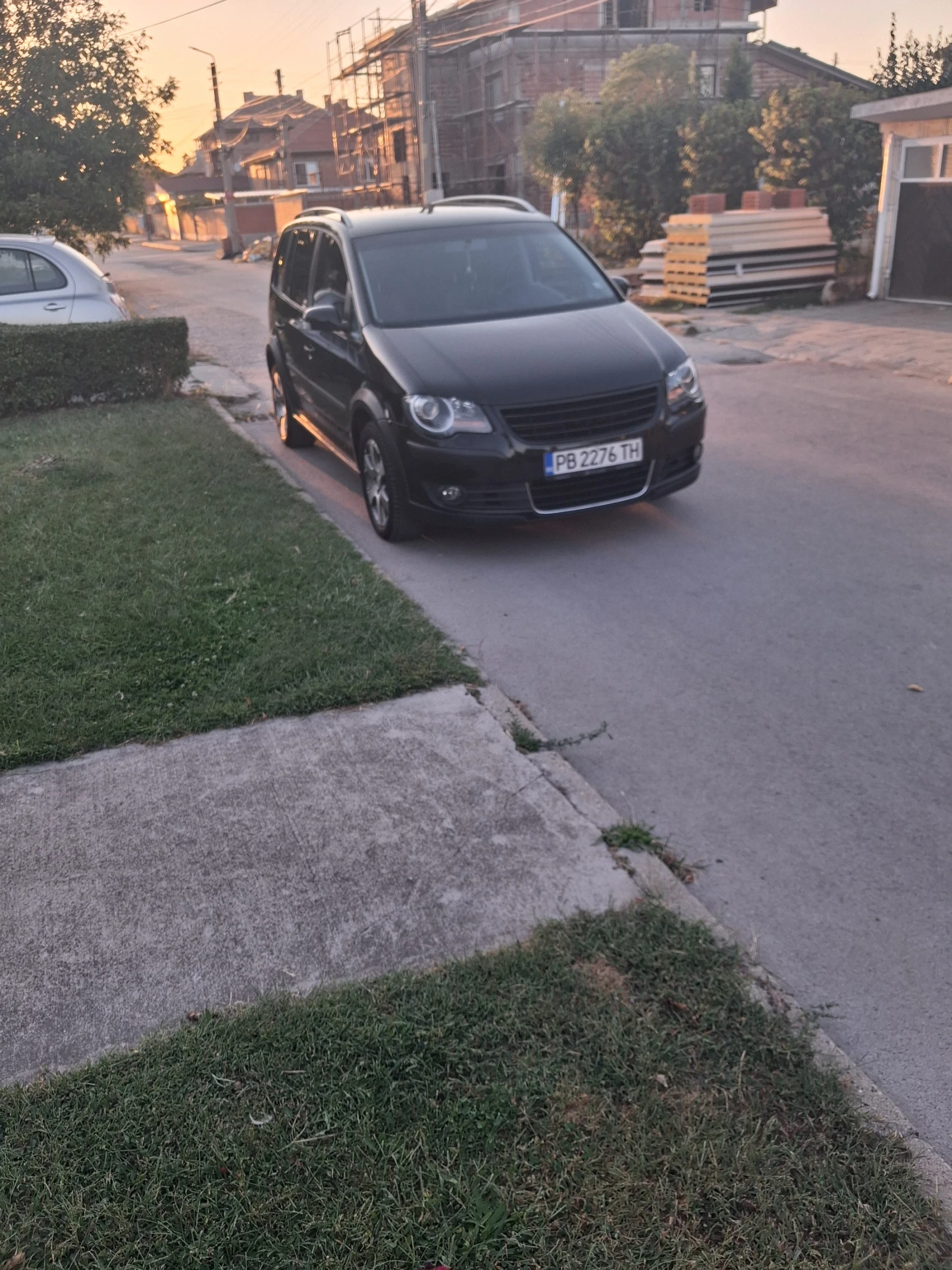 VW Touran 2.0 140 ps BMM Touran CROSS, снимка 4 - Автомобили и джипове - 55981540
