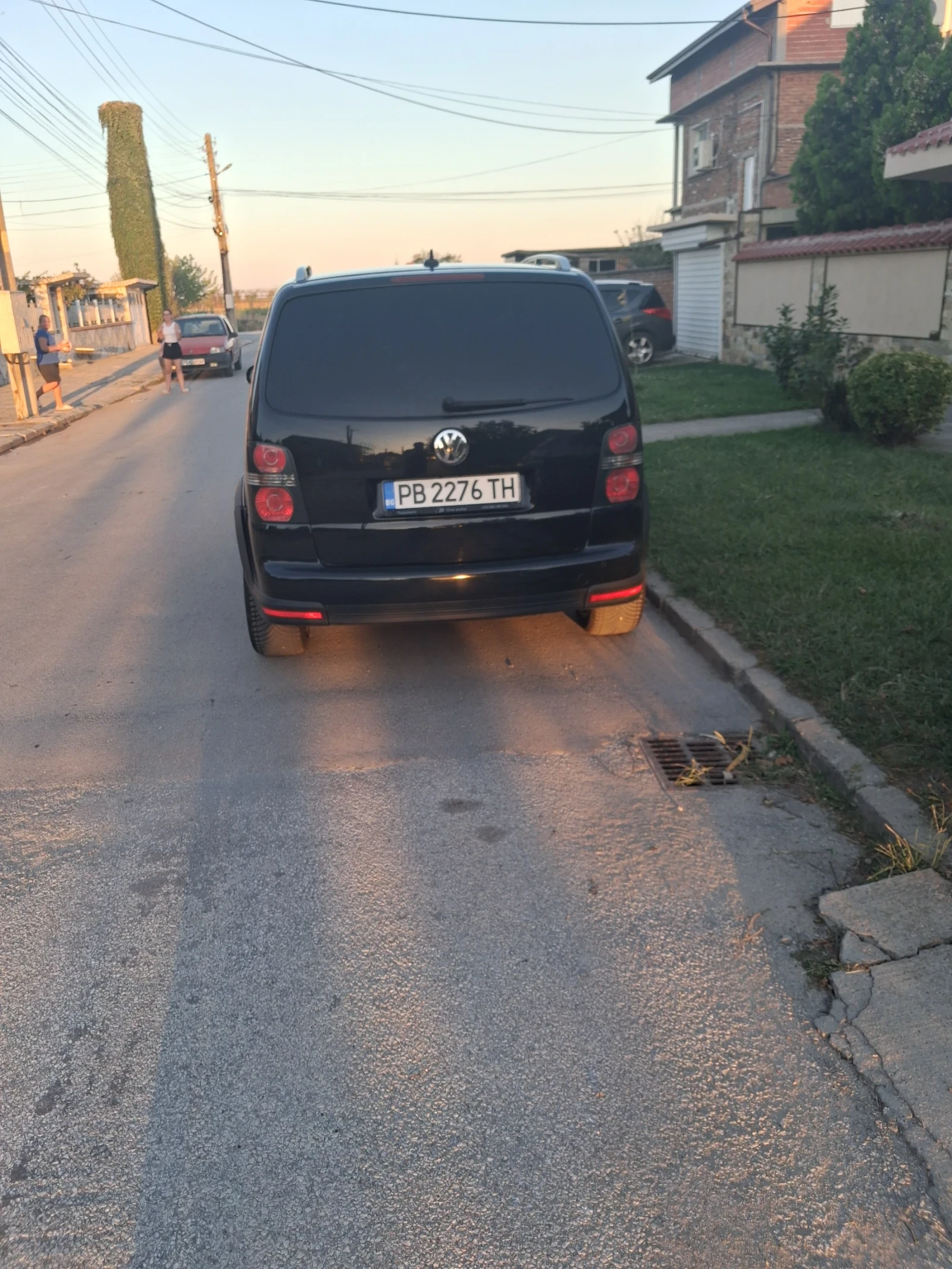 VW Touran 2.0 140 ps BMM Touran CROSS, снимка 3 - Автомобили и джипове - 55981540