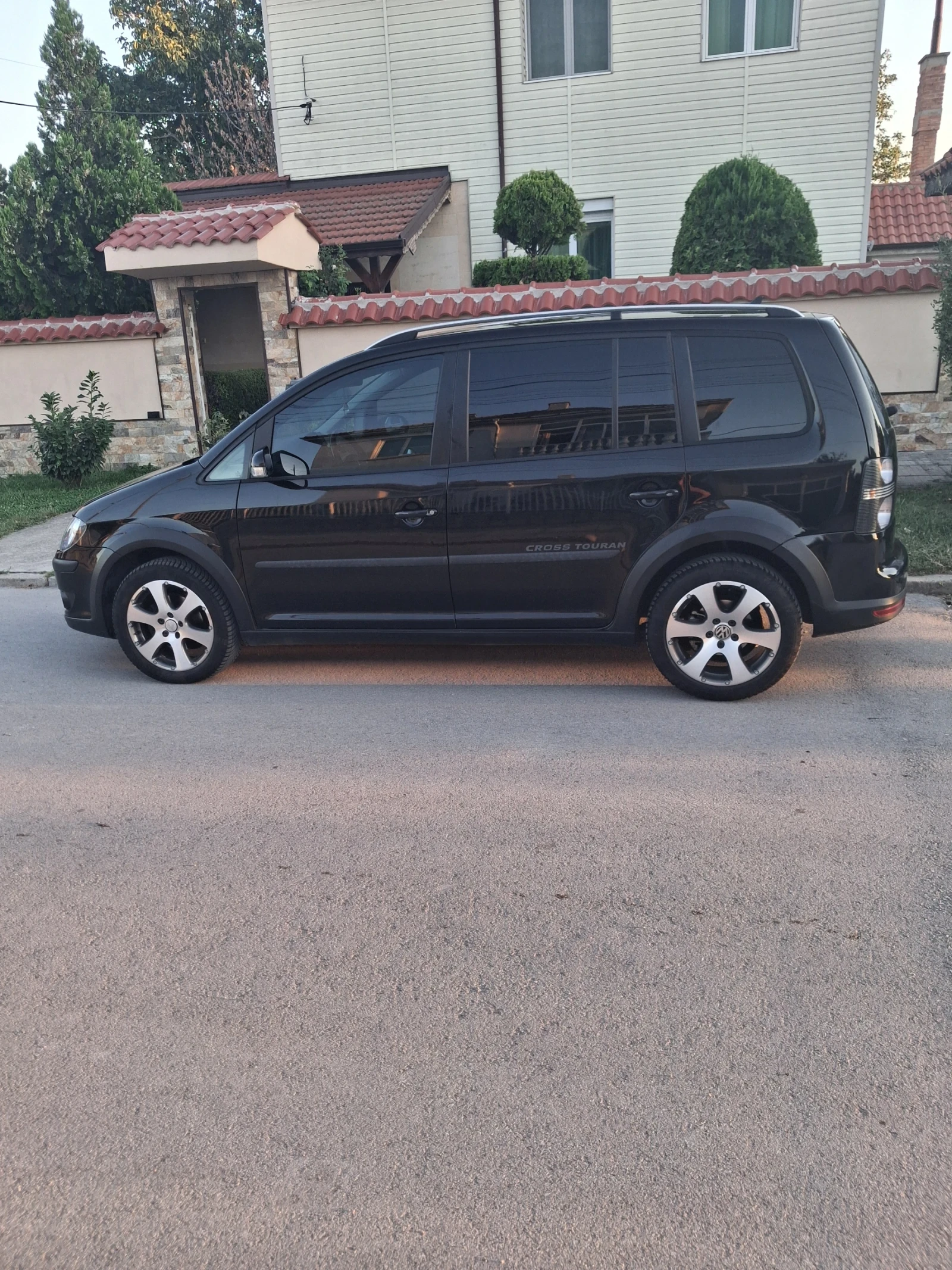 VW Touran 2.0 140 ps BMM Touran CROSS