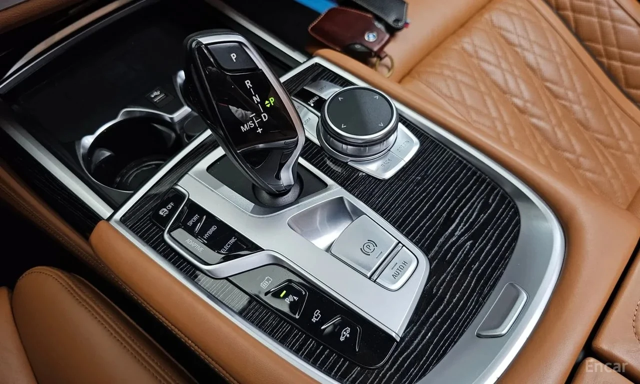 BMW 745 * 745Le iPerformance M Sport * ФИКСИРАНА ЦЕНА* , снимка 9 - Автомобили и джипове - 56104157