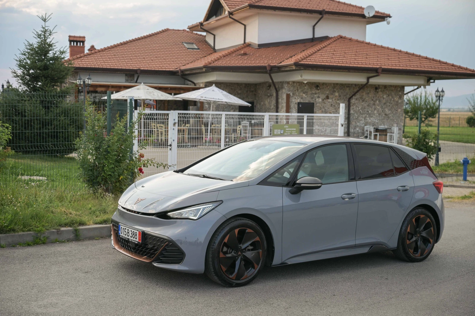 Cupra Born, снимка 2 - Автомобили и джипове - 56105841