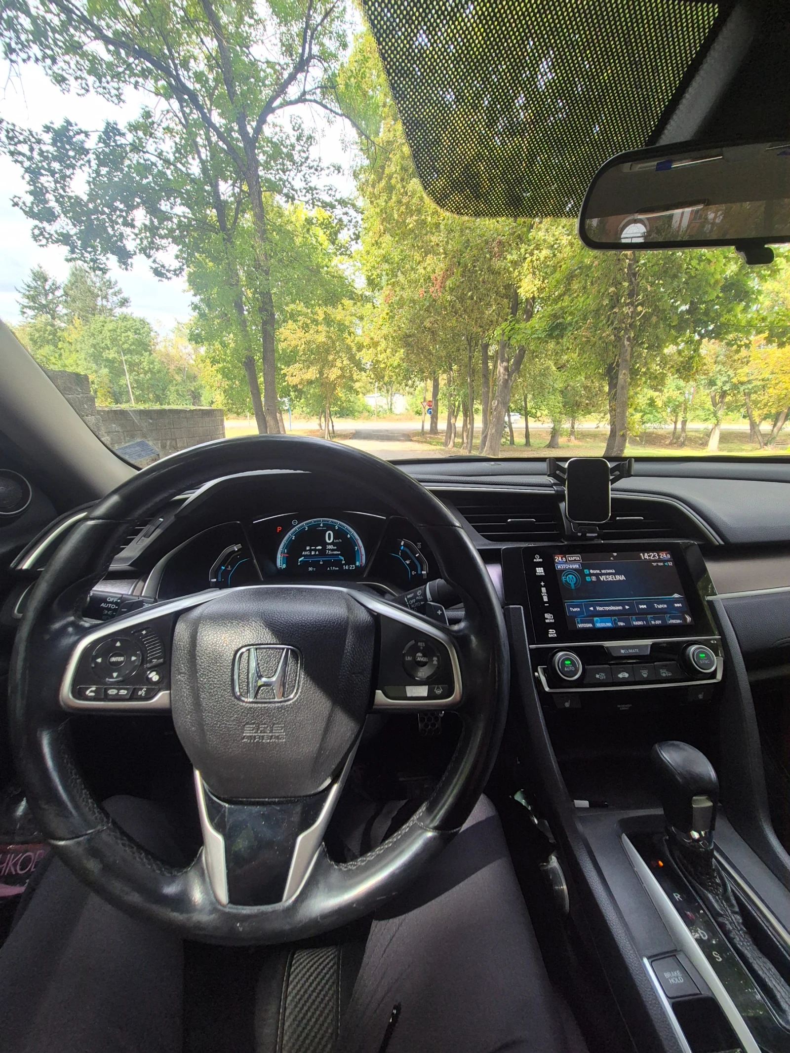 Honda Civic 1.5T БАРТЕР, снимка 8 - Автомобили и джипове - 56154510