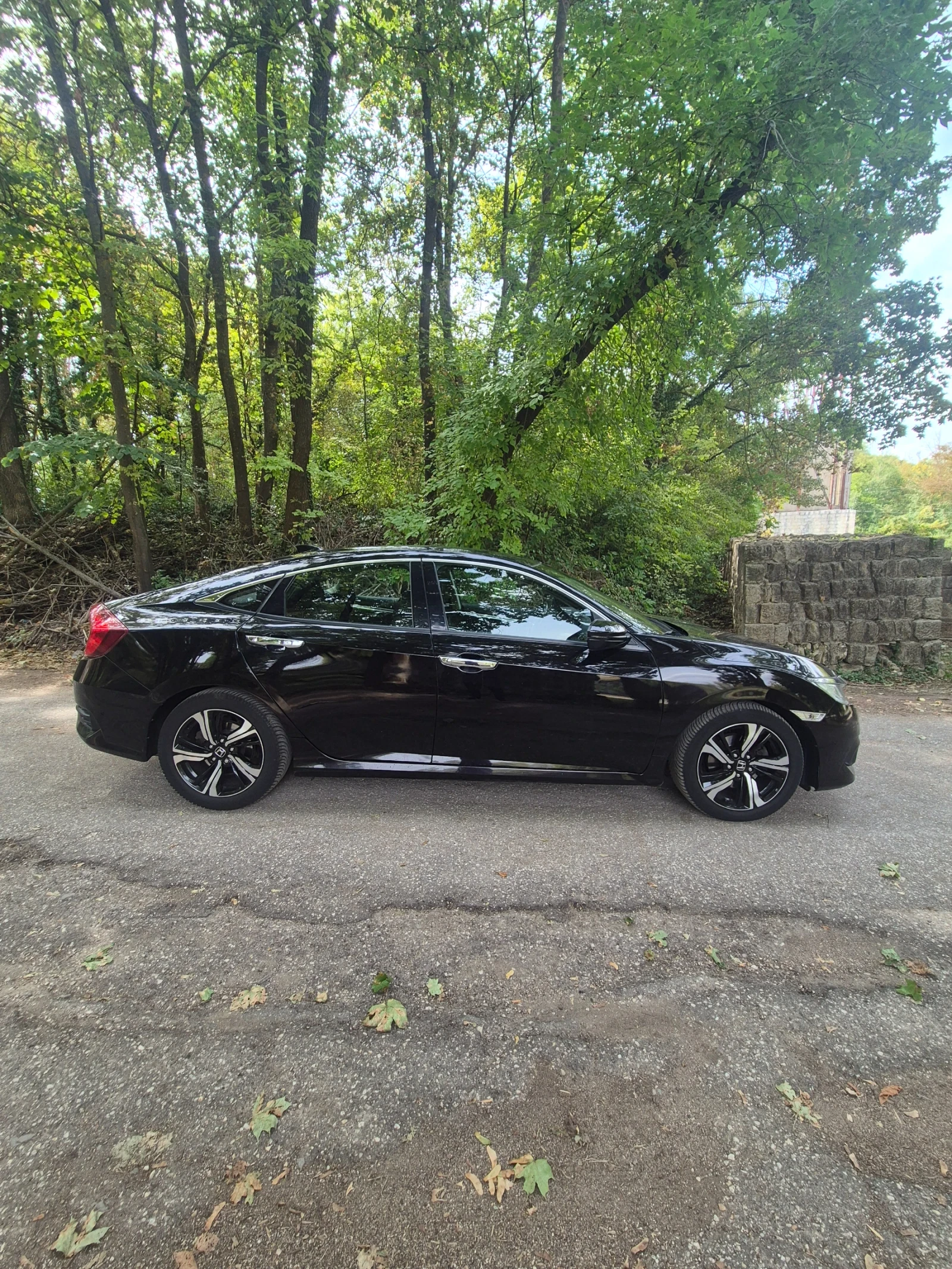 Honda Civic 1.5T БАРТЕР, снимка 3 - Автомобили и джипове - 56154510