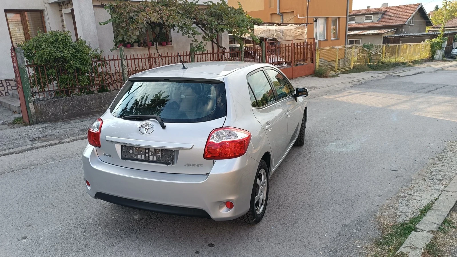 Toyota Auris 1.6-132к.с.топ състояние , снимка 4 - Автомобили и джипове - 56202200