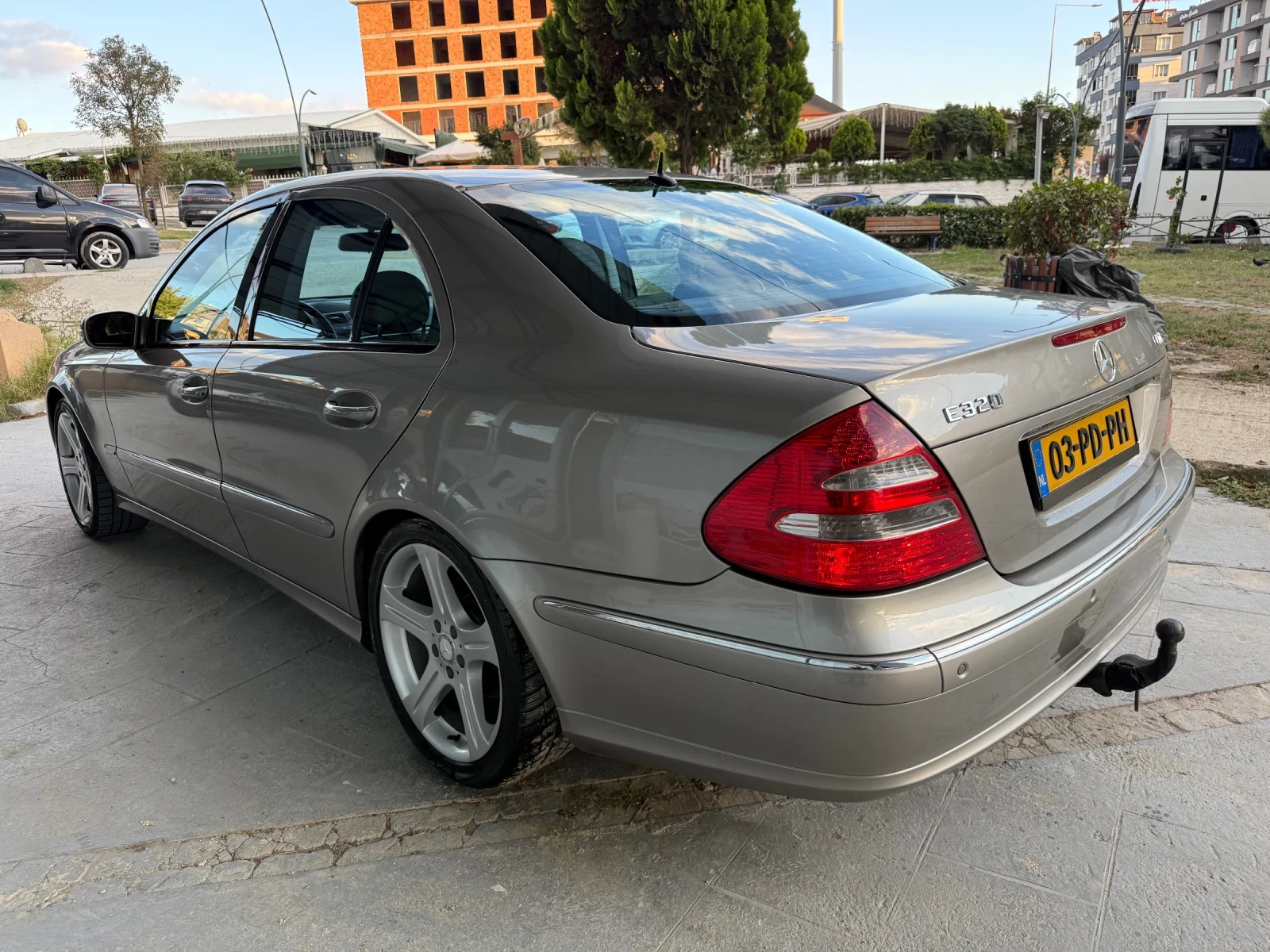Mercedes-Benz 320 CDI, снимка 5 - Автомобили и джипове - 56217653