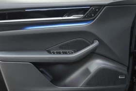 Porsche Macan 4 ELECTRIC/SPORT CHRONO/BOSE/HEAD UP/PANO/ - 75980 € / 148603.96 лв. - 35860712 7