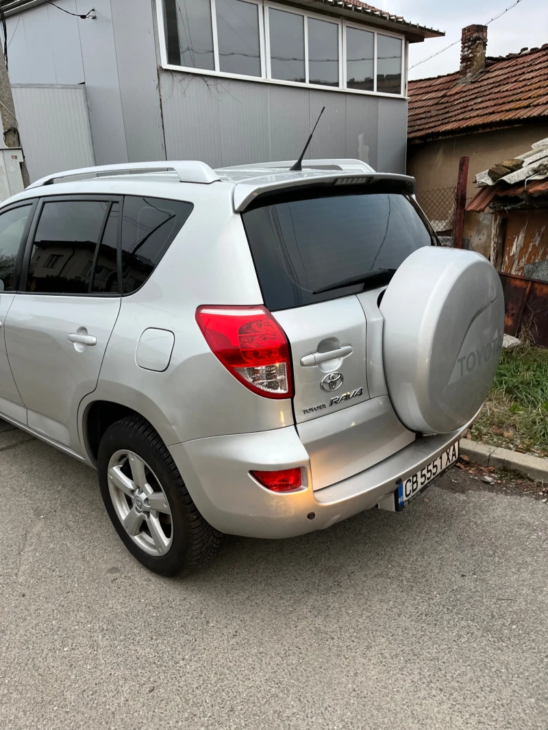 Toyota Rav4 D4D , снимка 6 - Автомобили и джипове - 47975170