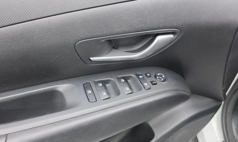 Hyundai Tucson Diesel 2.0 2WD Modern * НАЙ-ДОБРА ЦЕНА В БЪЛГАРИЯ*, снимка 14 - Автомобили и джипове - 52046213