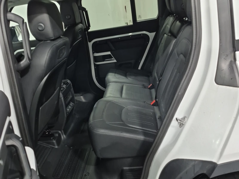 Land Rover Defender 110 S AWD, снимка 11 - Автомобили и джипове - 53170786