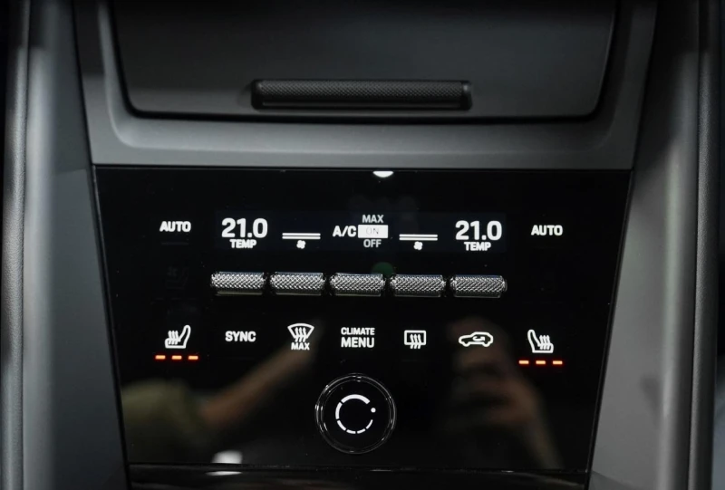 Porsche Macan 4 ELECTRIC/SPORT CHRONO/BOSE/HEAD UP/PANO/, снимка 14 - Автомобили и джипове - 53175777