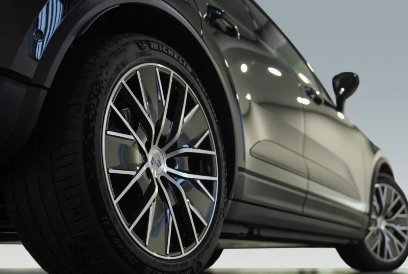 Porsche Macan 4 ELECTRIC/SPORT CHRONO/BOSE/HEAD UP/PANO/, снимка 6 - Автомобили и джипове - 53175777