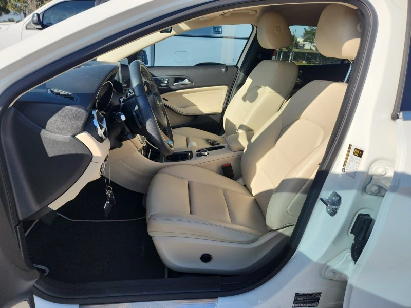 Mercedes-Benz GLA 250 Кожа* Памет* м.Точки, снимка 10 - Автомобили и джипове - 53526858