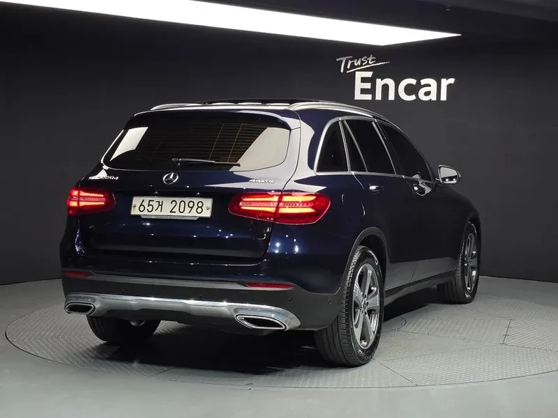 Mercedes-Benz GLC 220 D 4Matic Premium, снимка 2 - Автомобили и джипове - 55914199