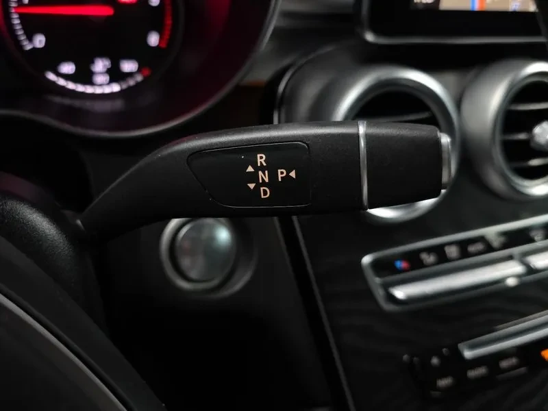 Mercedes-Benz GLC 220 D 4Matic Premium, снимка 9 - Автомобили и джипове - 55914199