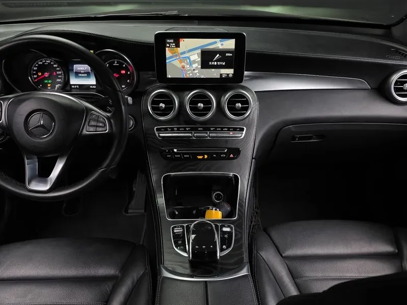 Mercedes-Benz GLC 220 D 4Matic Premium, снимка 7 - Автомобили и джипове - 55914199