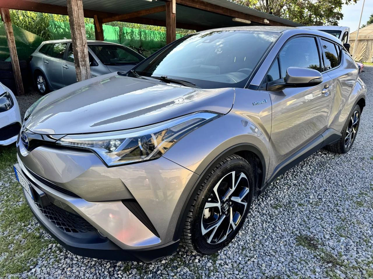 Toyota C-HR КАПАРИРАНА/1.8/Keyless/Подгрев/Камера/Carplay - изображение 3