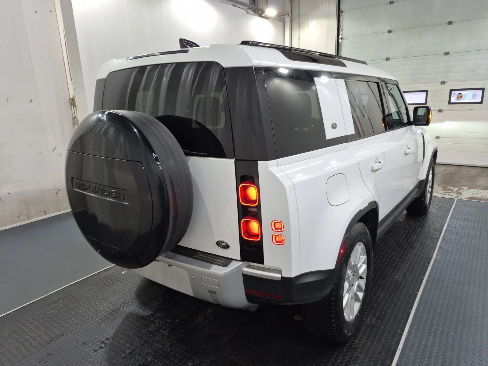 Land Rover Defender 110 S AWD - изображение 3