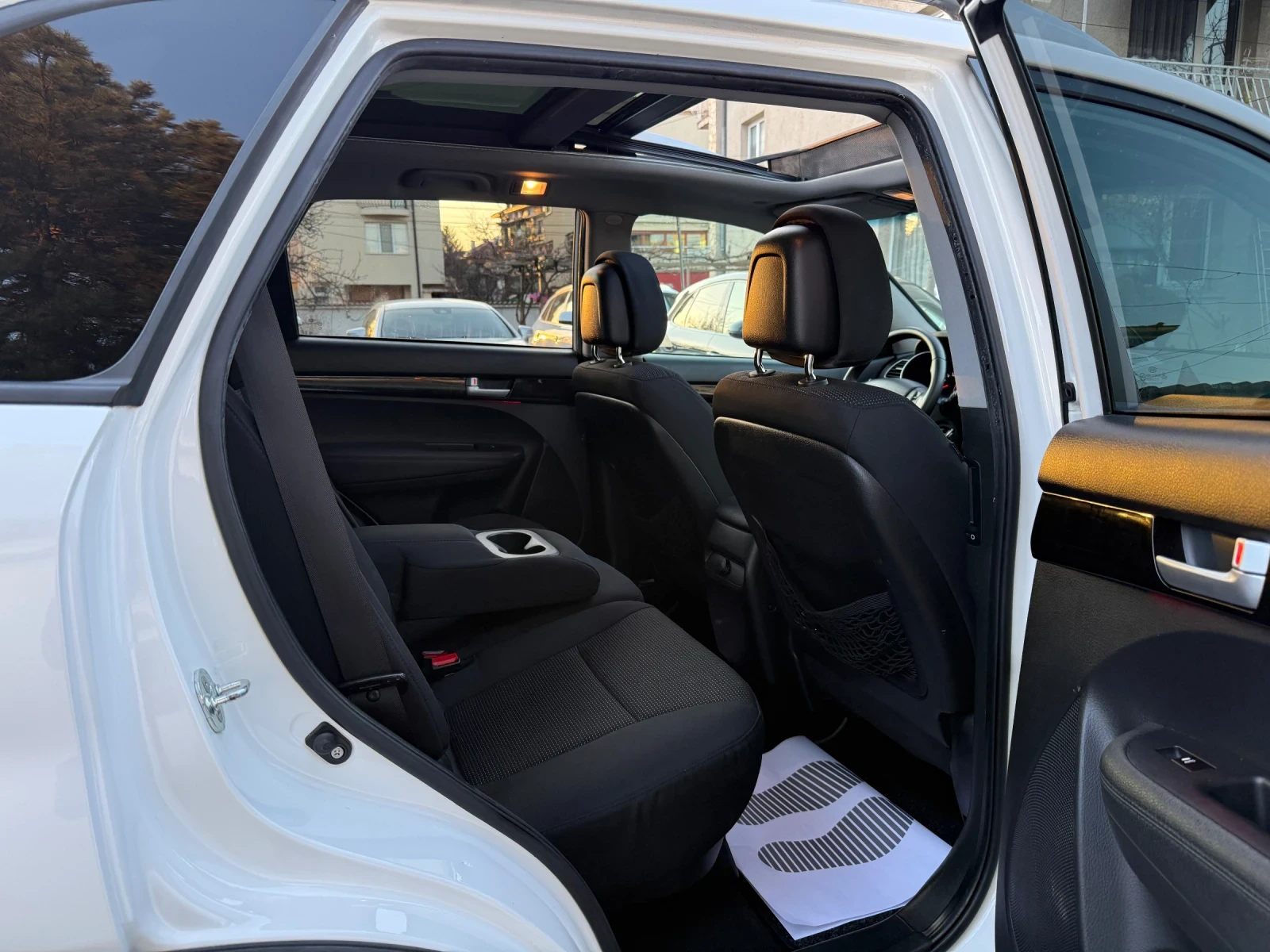 Kia Sorento 2.0CRDI FACELIFT NAVI PANORAMA , снимка 15 - Автомобили и джипове - 53841449