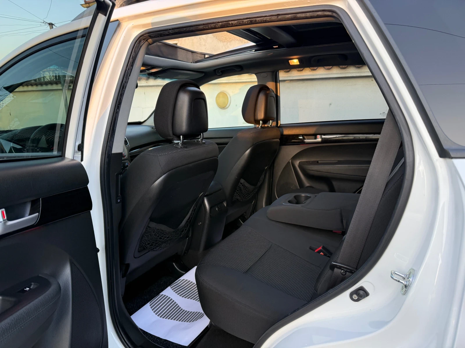 Kia Sorento 2.0CRDI FACELIFT NAVI PANORAMA , снимка 14 - Автомобили и джипове - 53841449