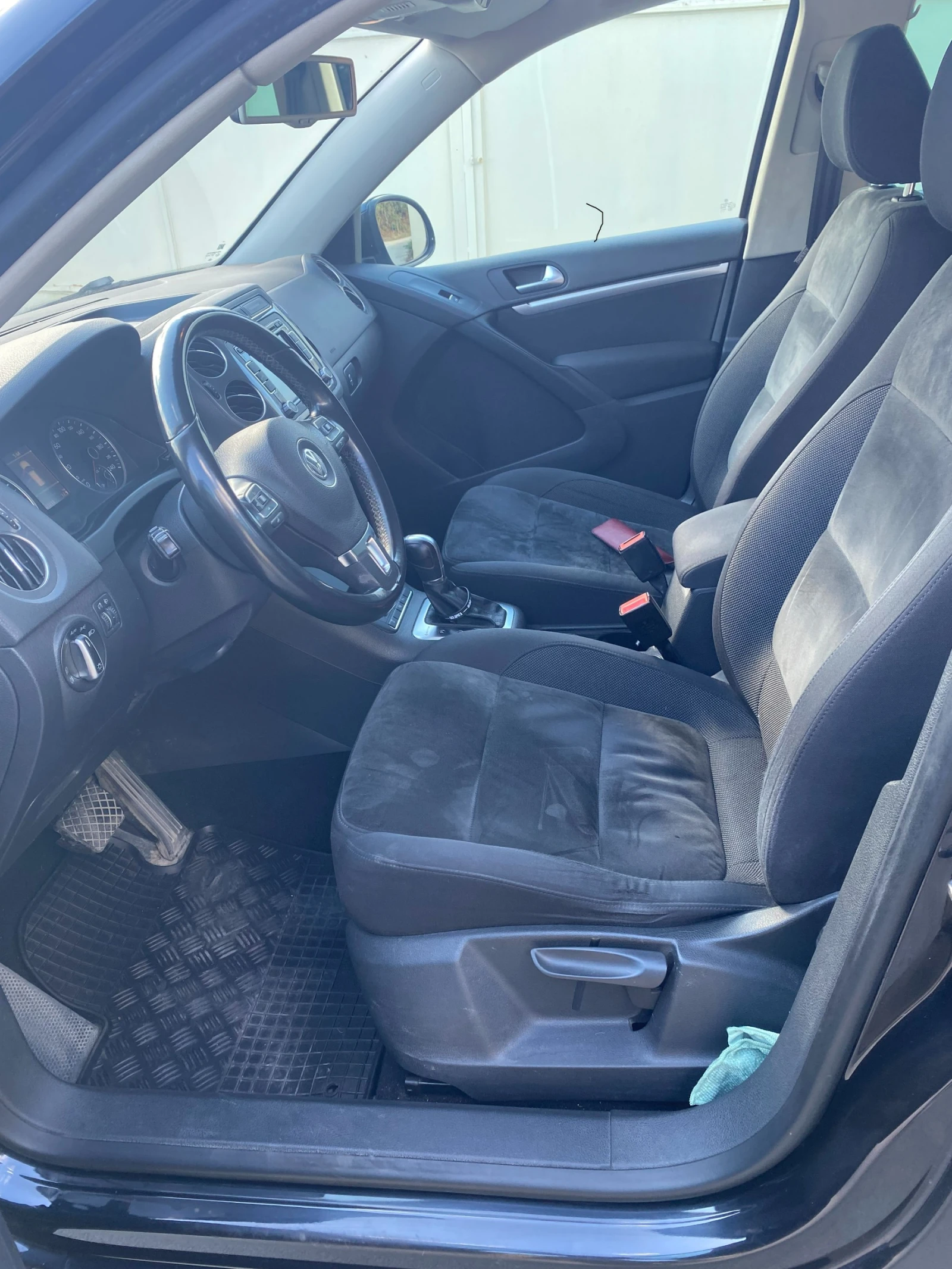 VW Tiguan, снимка 14 - Автомобили и джипове - 54706791