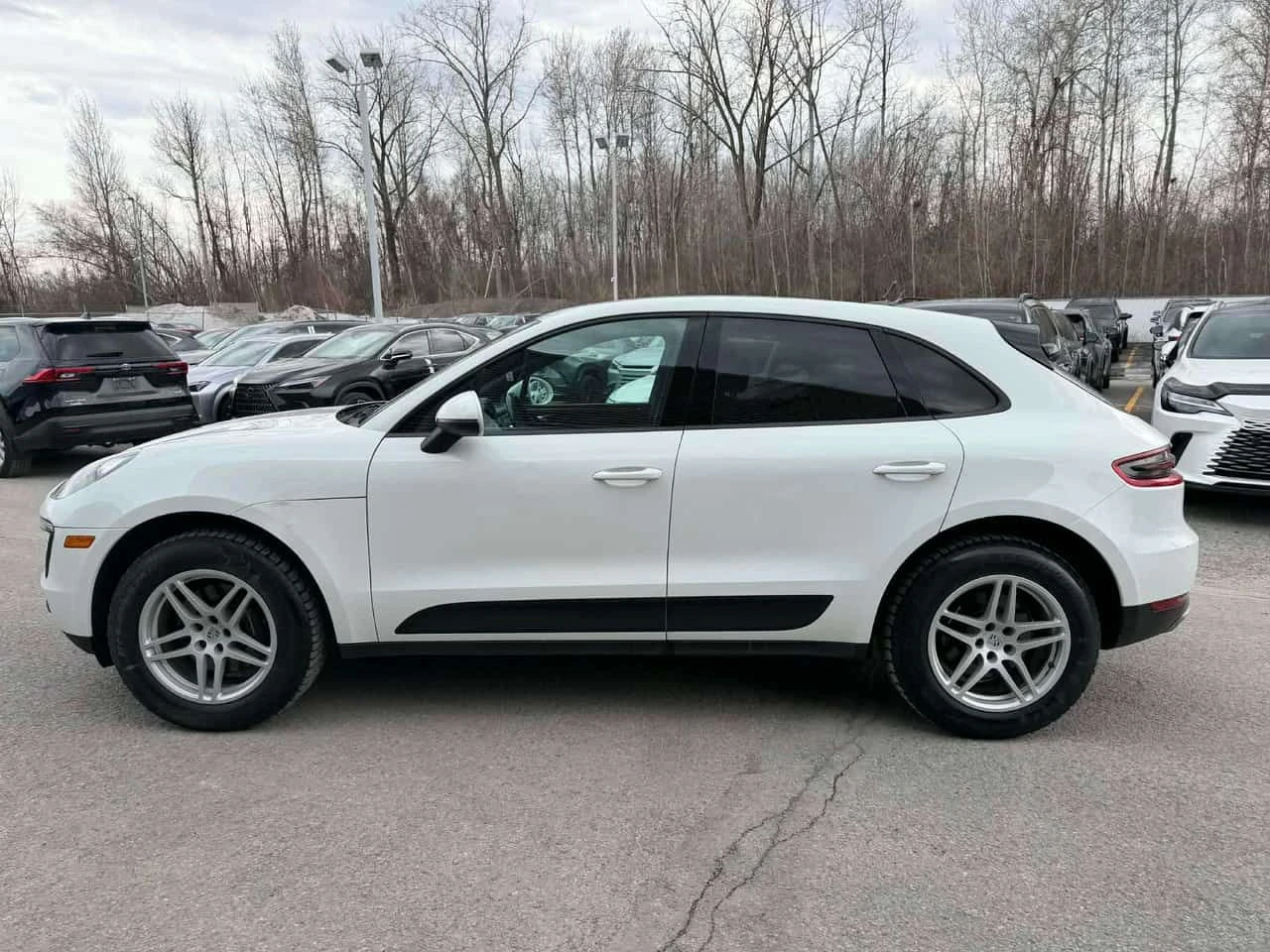Porsche Macan * AWD * ПАНОРАМА * ПОДГРЕВ * ОБДУХВАНЕ * , снимка 3 - Автомобили и джипове - 54723779
