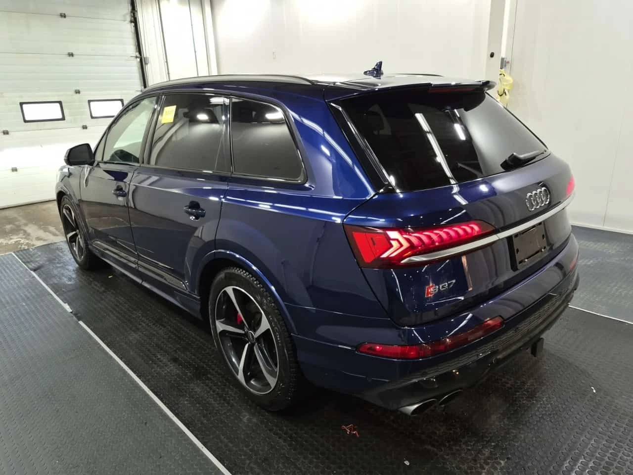Audi SQ7 * PREMIUM PLUS * CARFAX * ЦЕНА ДО БГ, снимка 5 - Автомобили и джипове - 54738856