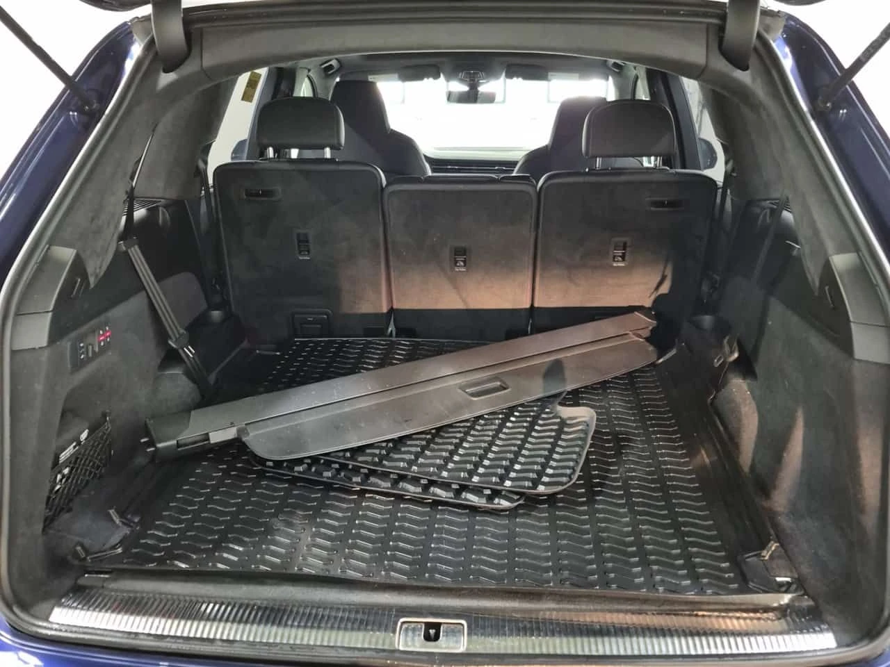 Audi SQ7 * PREMIUM PLUS * CARFAX * ЦЕНА ДО БГ, снимка 15 - Автомобили и джипове - 54738856