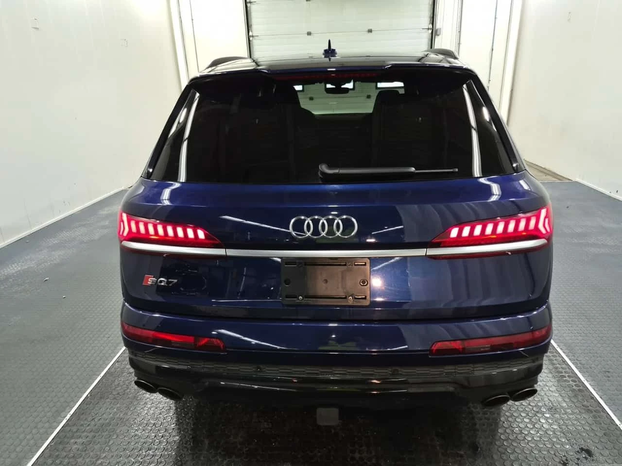 Audi SQ7 * PREMIUM PLUS * CARFAX * ЦЕНА ДО БГ, снимка 4 - Автомобили и джипове - 54738856