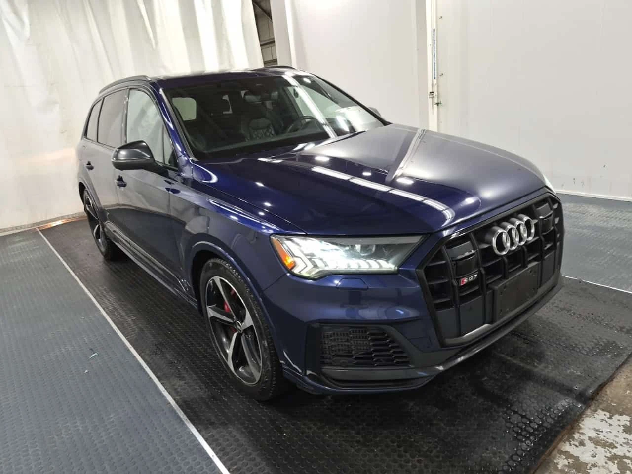 Audi SQ7 * PREMIUM PLUS * CARFAX * ЦЕНА ДО БГ, снимка 2 - Автомобили и джипове - 54738856