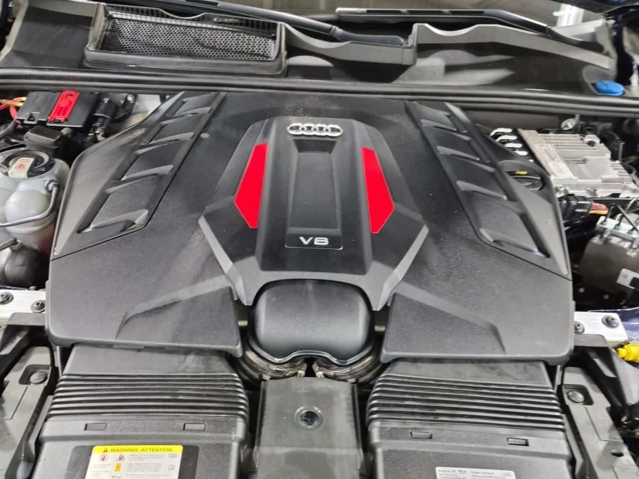 Audi SQ7 * PREMIUM PLUS * CARFAX * ЦЕНА ДО БГ, снимка 17 - Автомобили и джипове - 54738856