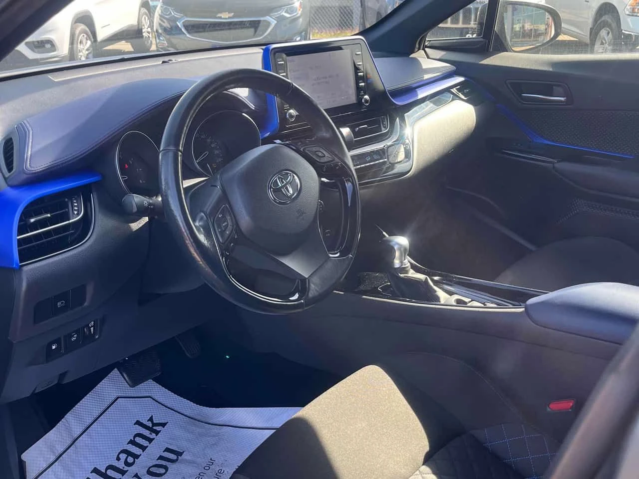 Toyota C-HR * FWD * АВТОКРЕДИТ БЕЗ ПЪРВОНАЧАЛНА ВНОСКА* , снимка 5 - Автомобили и джипове - 54836571