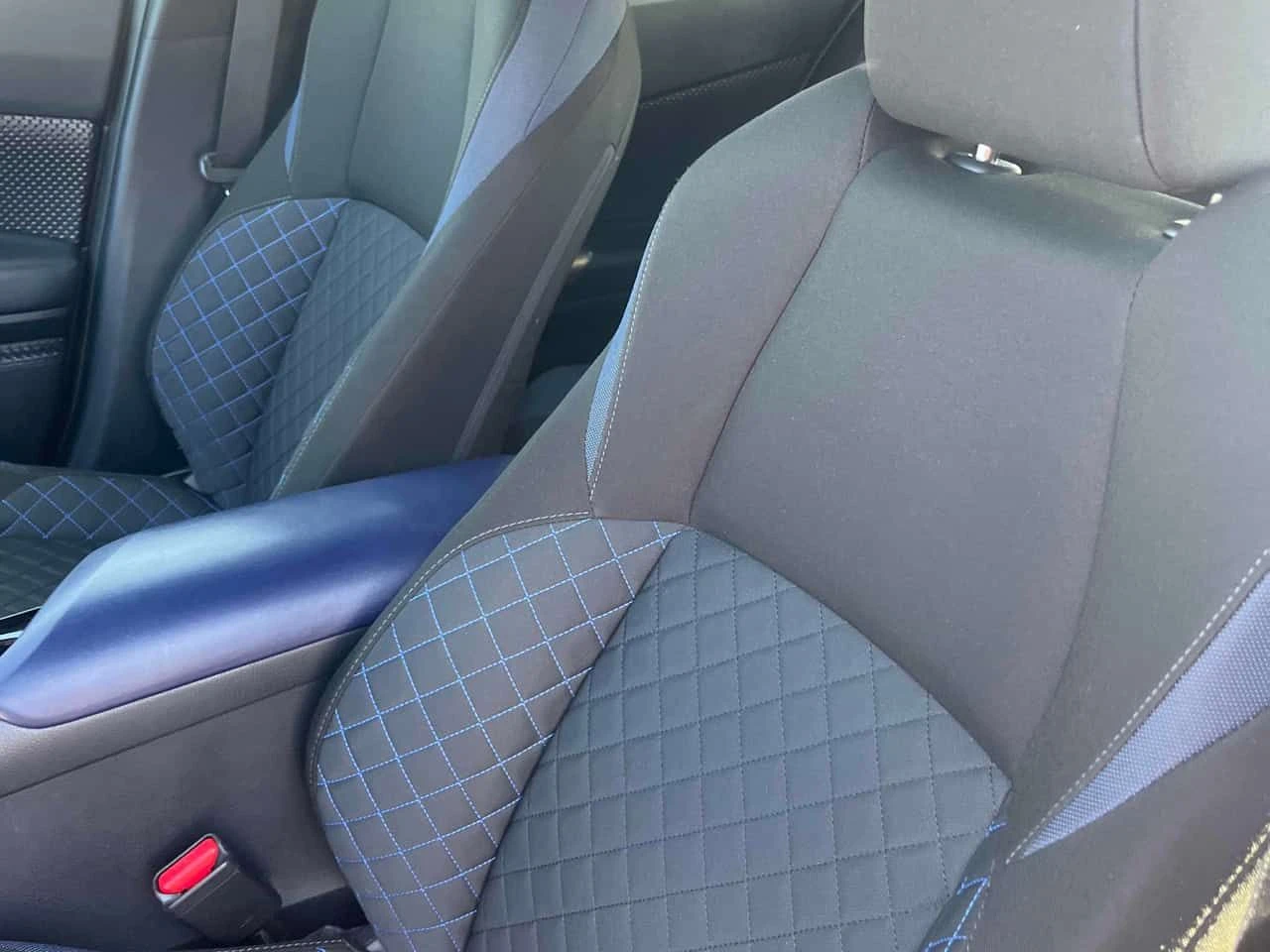 Toyota C-HR * FWD * АВТОКРЕДИТ БЕЗ ПЪРВОНАЧАЛНА ВНОСКА* , снимка 11 - Автомобили и джипове - 54836571