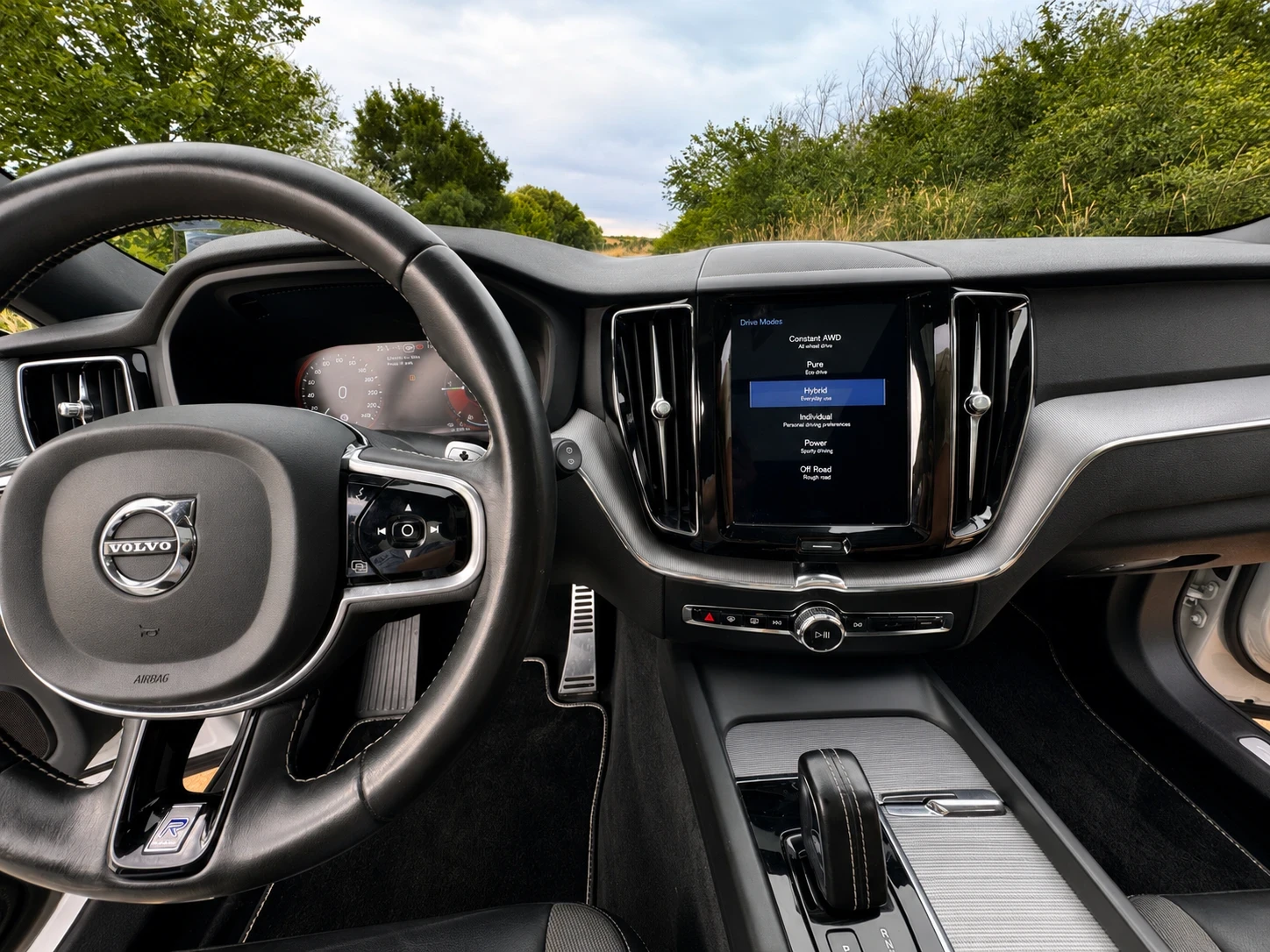 Volvo XC60 Volvo xc60 Plugin Hybrid T8 R-design, снимка 7 - Автомобили и джипове - 55053890