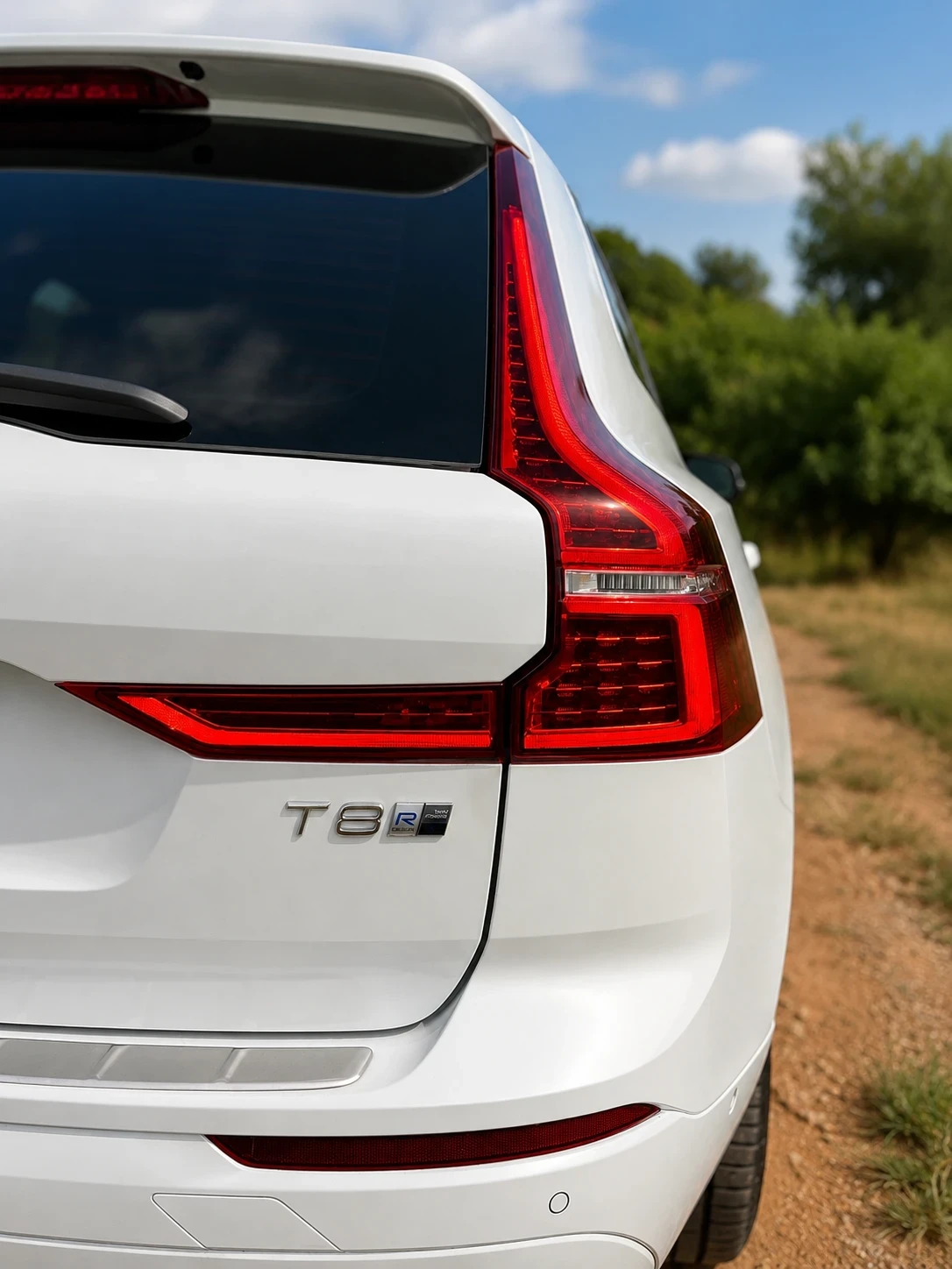 Volvo XC60 Volvo xc60 Plugin Hybrid T8 R-design, снимка 4 - Автомобили и джипове - 55053890