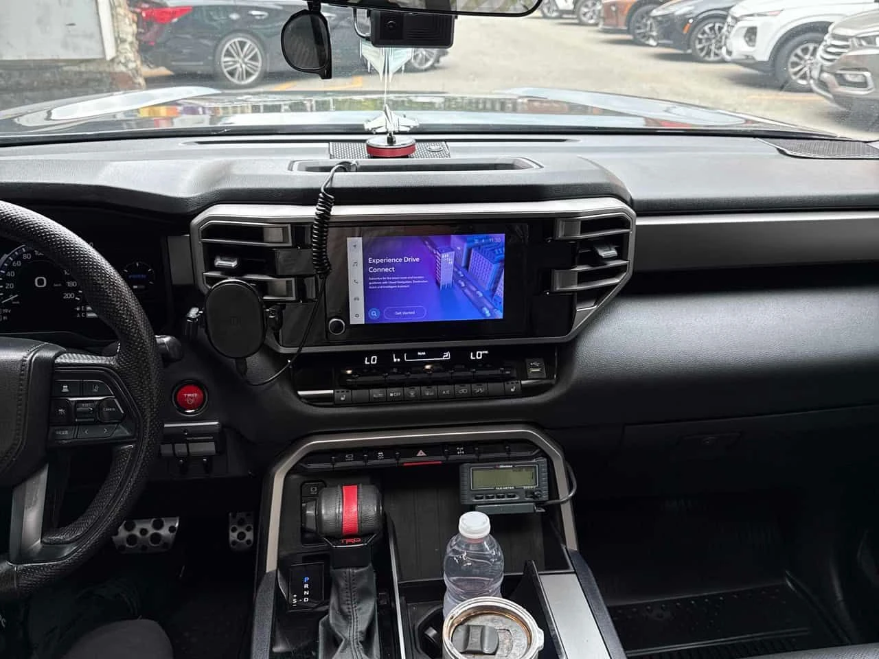 Toyota Sequoia * 4WD * CARFAX * ОТ ПРЕДСТАВИТЕЛСТВО НА ТОЙОТА * , снимка 9 - Автомобили и джипове - 55185235