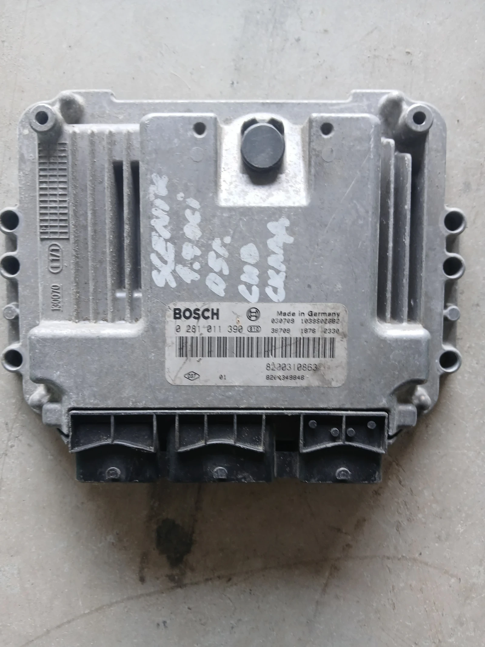 0 281 011 390 Компютър Renault Scenic 