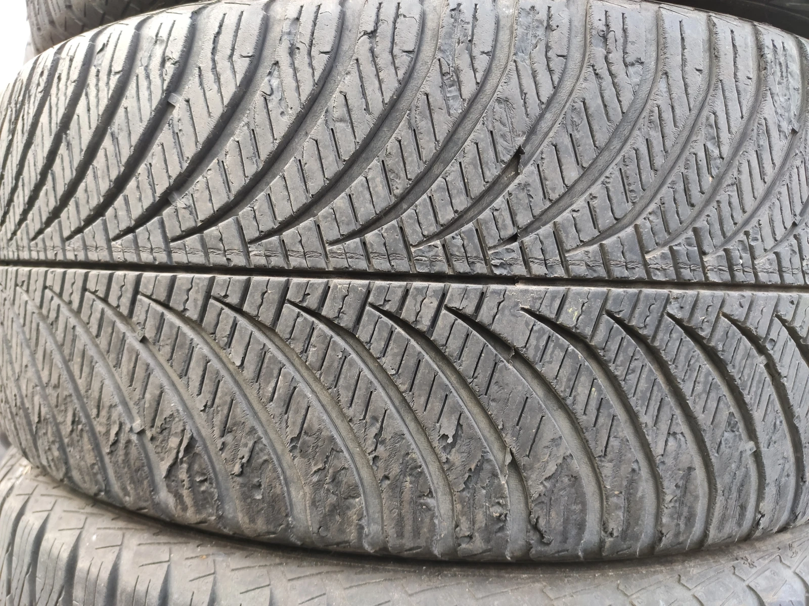  235/45R18 | Mobile.bg   3