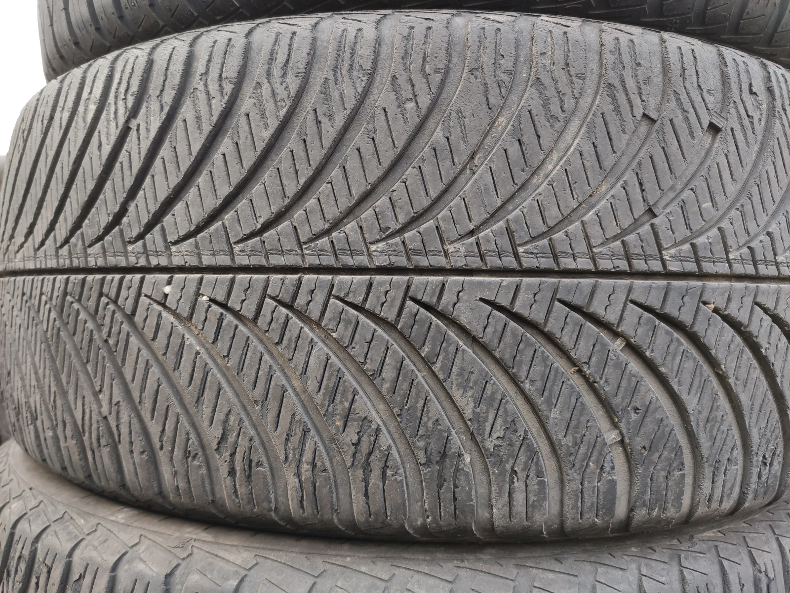  235/45R18 | Mobile.bg   2